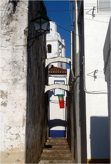 Rua típica de Sousel (foto: Guy Moll, CC BY 2.0)